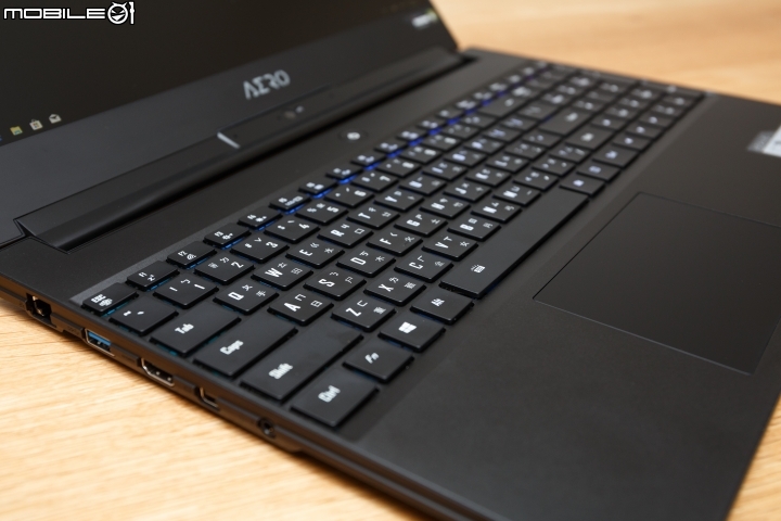 搭載 Intel 8 代六核心處理器 GIGABYTE AERO 15X 搶先實測