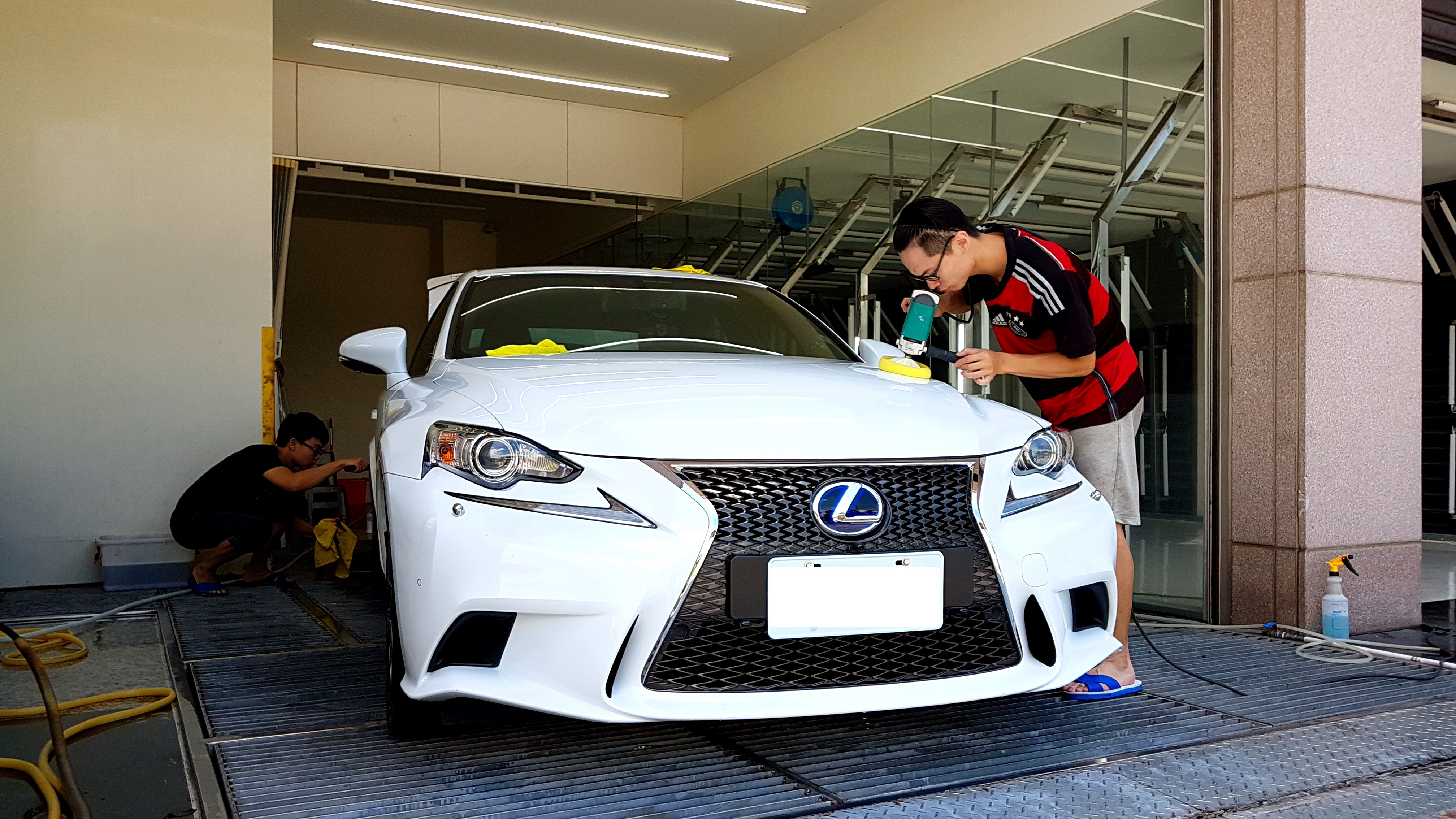 Lexus IS300H F Sport 車齡三年半,里程數70000km, 日常保養維修及其使用心得 (高畫質圖多,請耐心等候網頁開啟)