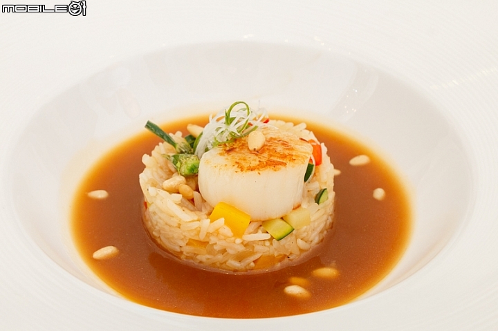 [採訪]海陸食材一次品嚐 頂鮮擔仔麵台北101店推出限定母親節套餐
