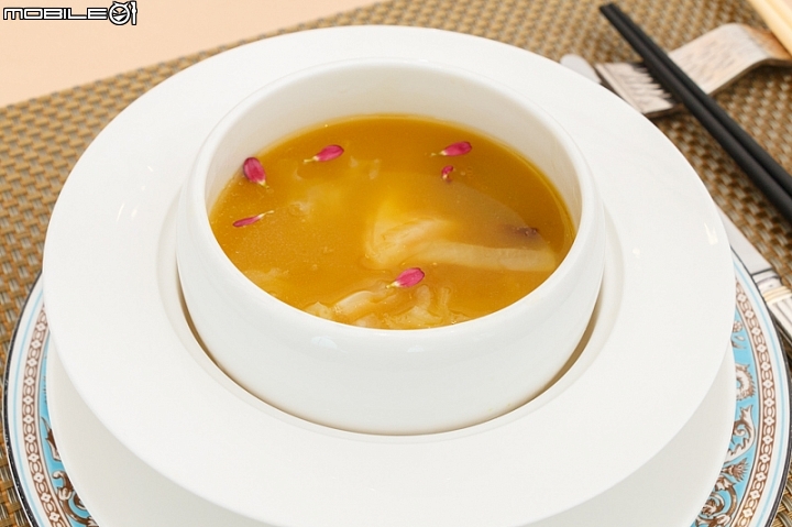 [採訪]海陸食材一次品嚐 頂鮮擔仔麵台北101店推出限定母親節套餐