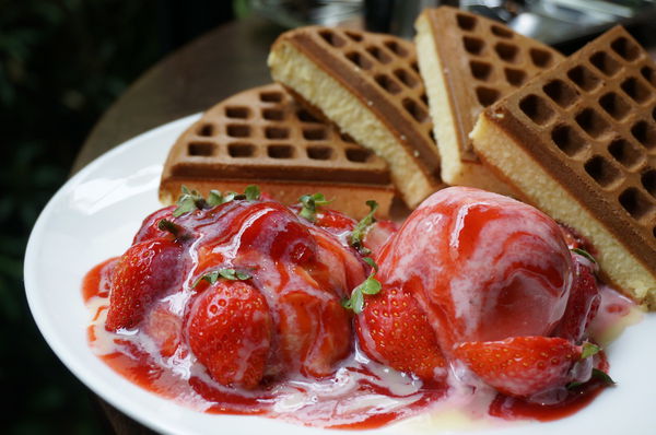 【台中早午餐】木門咖啡Wooden Door。私房料理新上市，超級美味的唷！