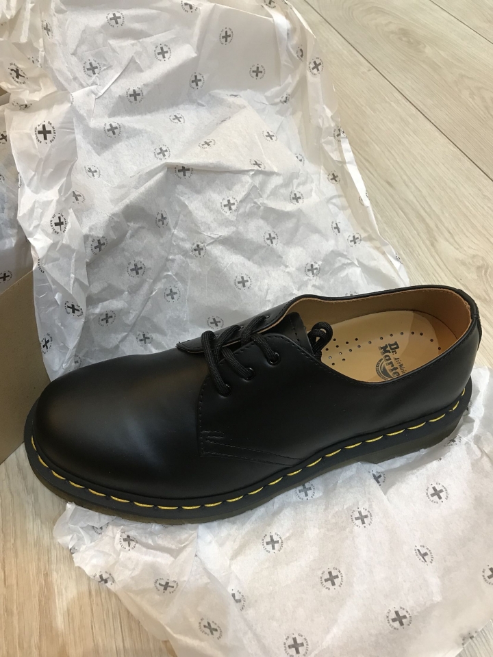 用SHOES.COM購買Dr. Martens問題