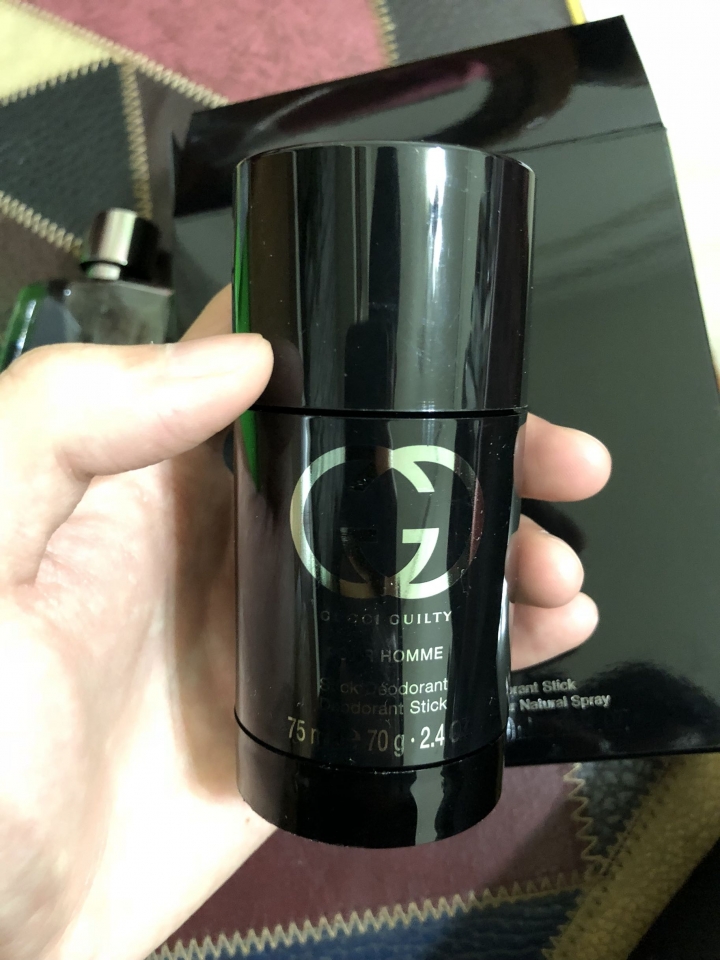 Gucci 香水旁邊那根作用是
