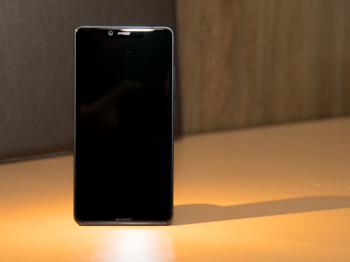 SHARP AQUOS S3試用 瀏海屏高屏佔比讓6吋很適中