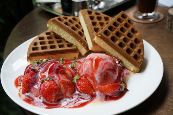 【台中早午餐】木門咖啡Wooden Door。私房料理新上市，超級美味的唷！