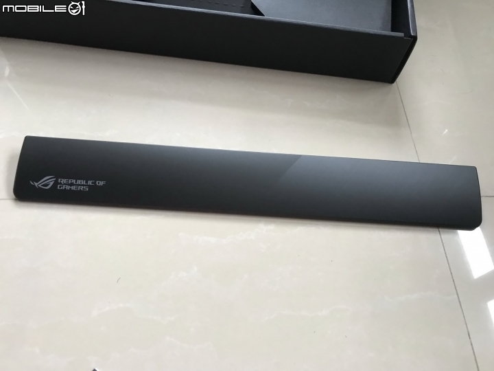 簡單分享 ROG Strix Flare機械式鍵盤（茶軸）