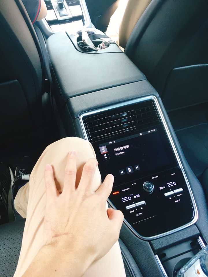 不專業的試駕New panamera(影片多慎入)