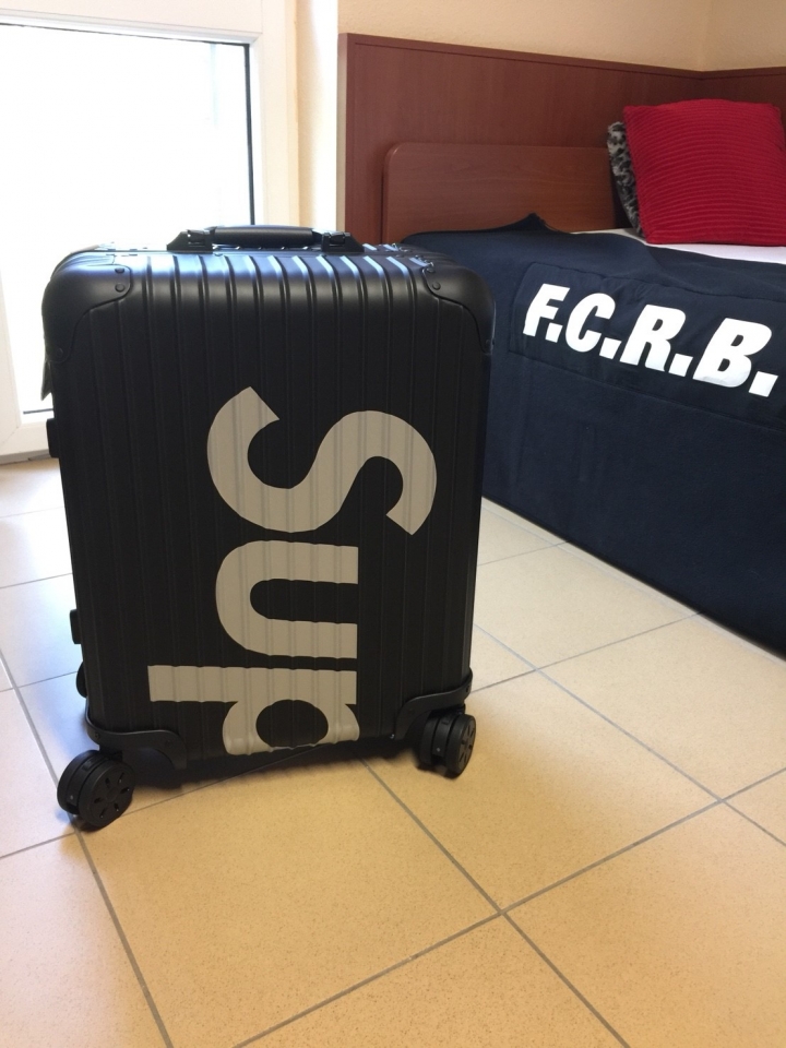 Supreme®/RIMOWA Topas Multiwheel suitcases