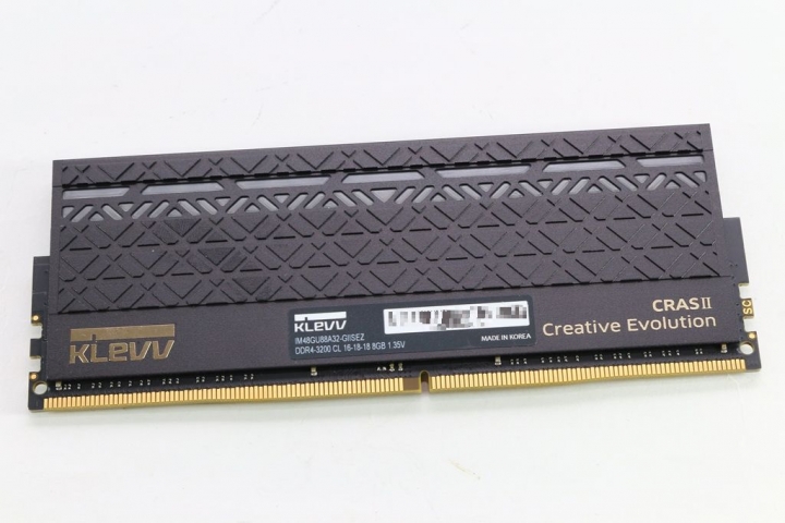 科賦KLEVV CRAS II RGB DDR4電競記憶體-酷炫RGB發光與超強悍效能兼得