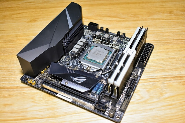 ASUS ROG STRIX H370I & B360I GAMING ITX小機板 輕開箱