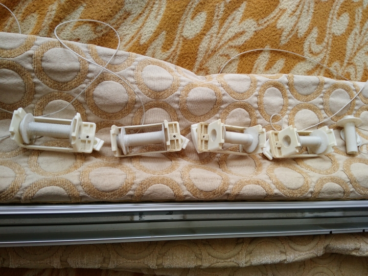 請問這個窗簾零件名稱?或是哪邊可以買的到？