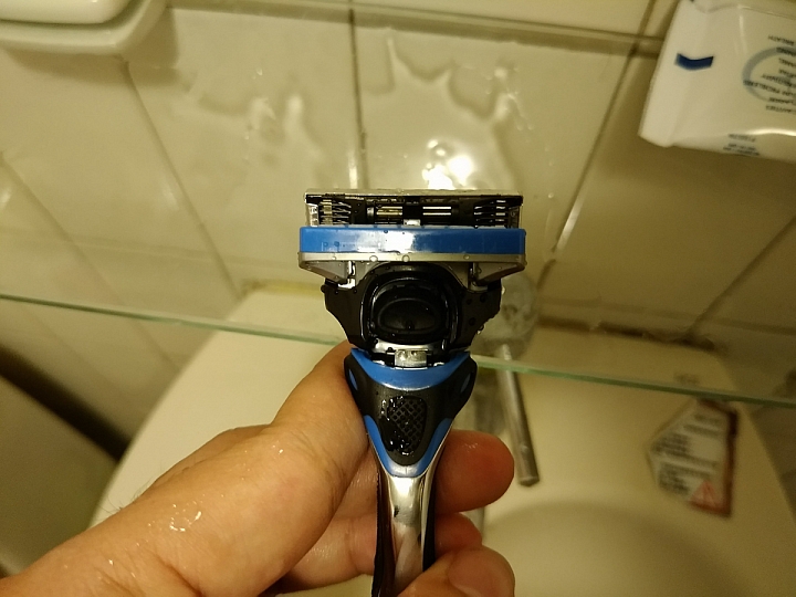 男人每日必備舒適 Hydro 5 Custom水次元5辨型刮鬍刀