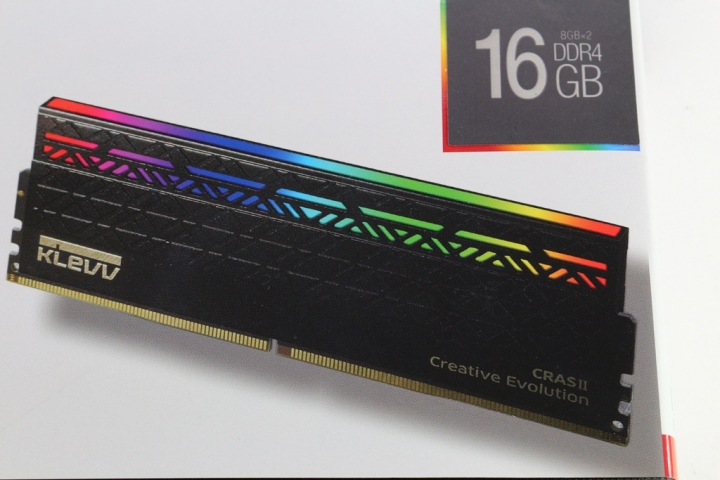 科賦KLEVV CRAS II RGB DDR4電競記憶體-酷炫RGB發光與超強悍效能兼得