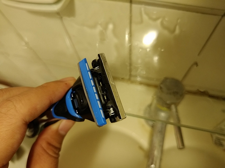 男人每日必備舒適 Hydro 5 Custom水次元5辨型刮鬍刀