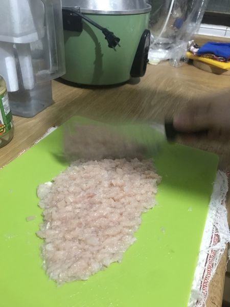 [食譜]毛孩的健康是爸媽最大的幸福 - 手作蛋花雞胸肉丸子