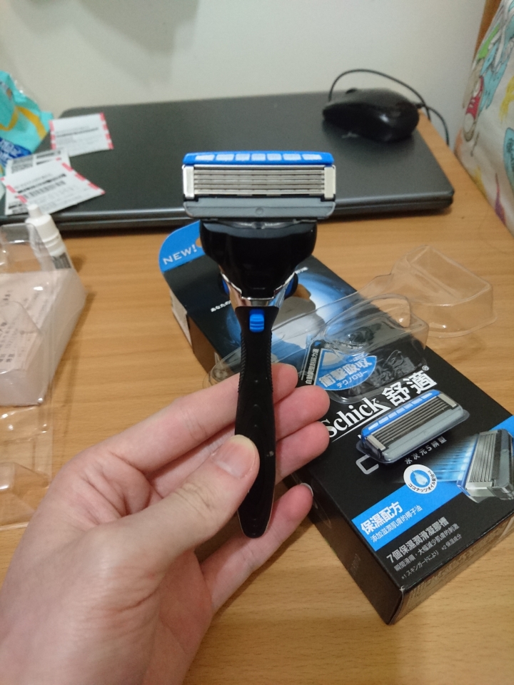 舒適水次元5辨型刮鬍刀，讓你無鬍渣試用心得