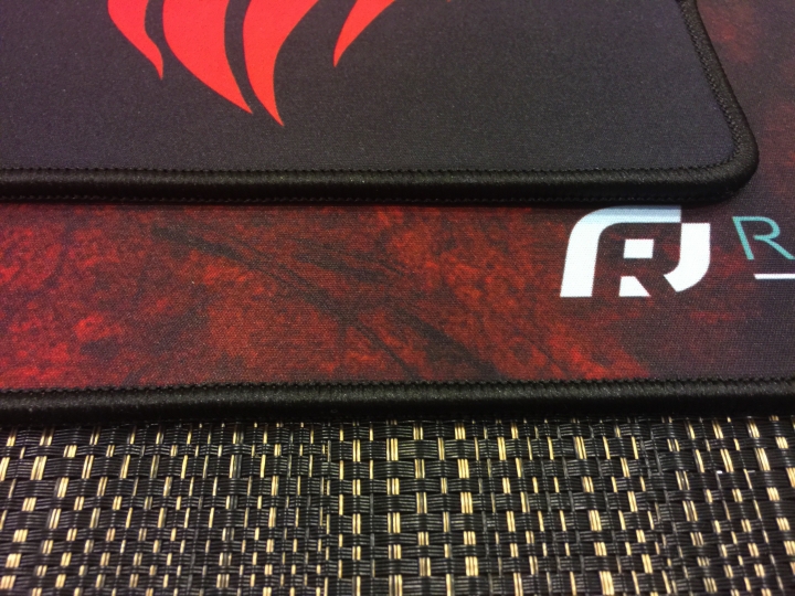 [開箱] Raymii 大電競滑鼠墊