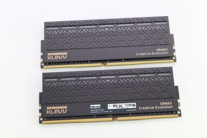 科賦KLEVV CRAS II RGB DDR4電競記憶體-酷炫RGB發光與超強悍效能兼得
