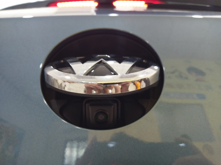 VW Passat Variant Passat 330 安裝翻蓋型倒車顯影＆隱藏功能開啟＆安裝福斯安卓介面