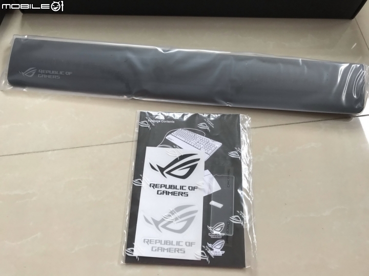 簡單分享 ROG Strix Flare機械式鍵盤（茶軸）