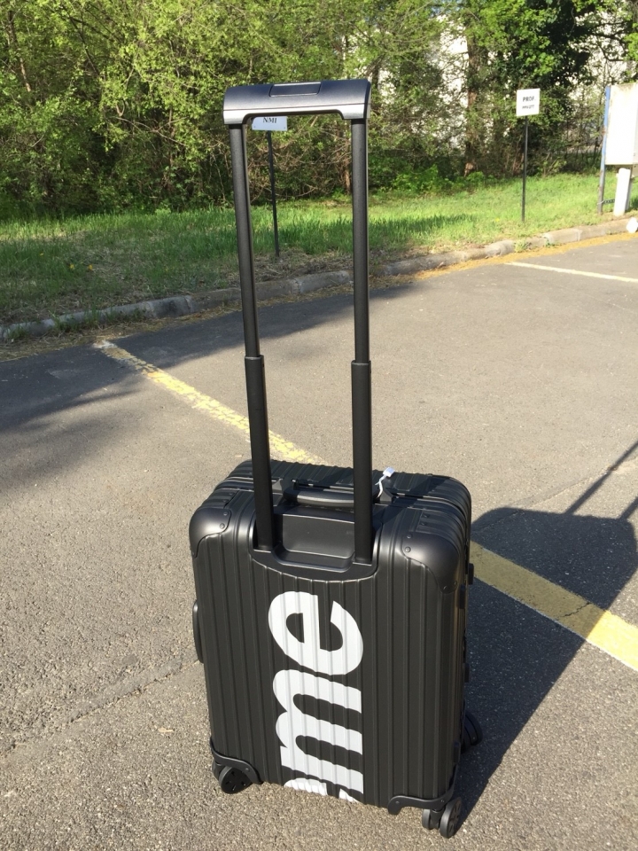 Supreme®/RIMOWA Topas Multiwheel suitcases