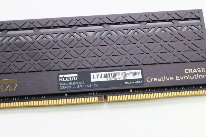 科賦KLEVV CRAS II RGB DDR4電競記憶體-酷炫RGB發光與超強悍效能兼得