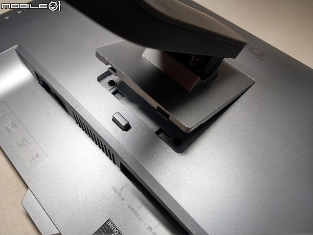全新「黃金三角」定律，27吋2K QHD IPS  BenQ EW2770QZ 舒視屏護眼螢幕