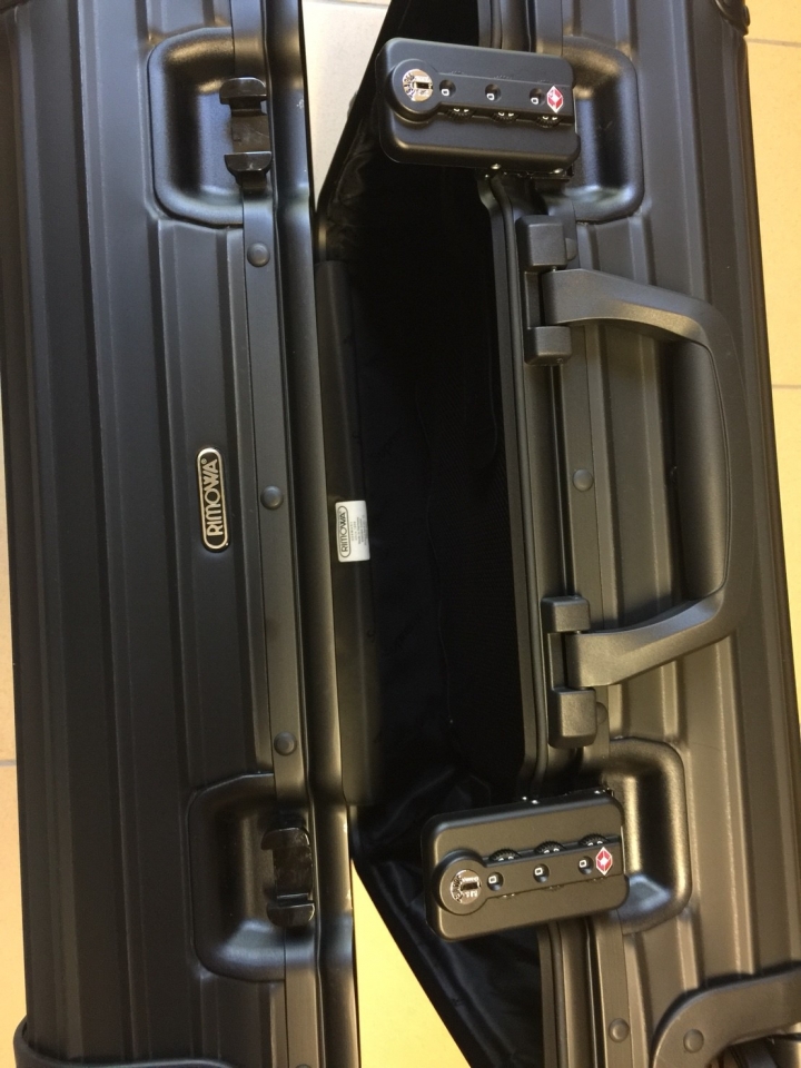Supreme®/RIMOWA Topas Multiwheel suitcases