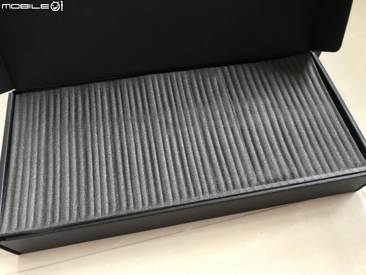 簡單分享 ROG Strix Flare機械式鍵盤（茶軸）