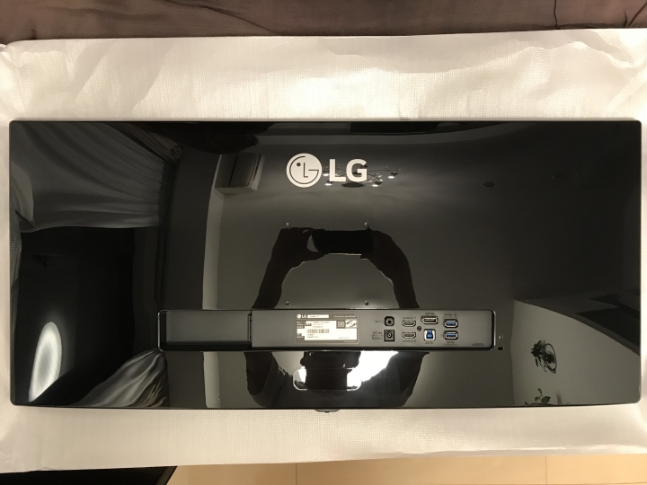LG-34UM88C-P 21:9 3440x1440 Ultra Wide 簡易開箱分享