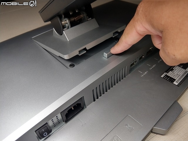 全新「黃金三角」定律，27吋2K QHD IPS  BenQ EW2770QZ 舒視屏護眼螢幕