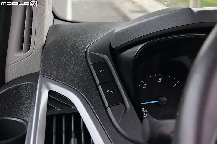 背包客們的好旅伴！Ford Tourneo Custom自排版試駕報導