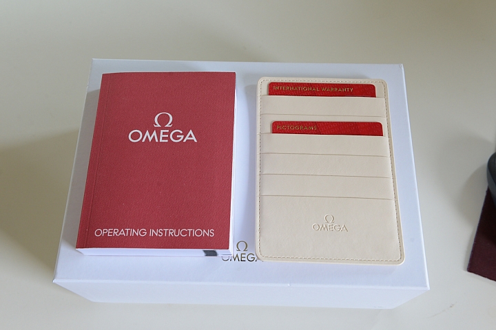 人生第一支 OMEGA 潛水300米腕錶 SEAMASTER 300M 開箱