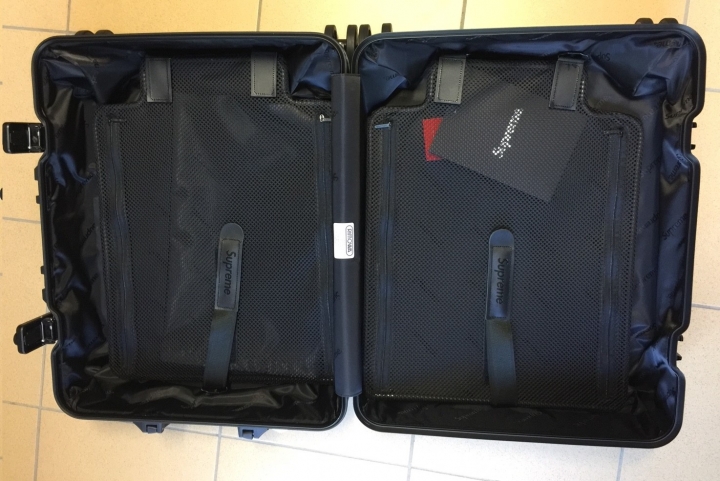 Supreme®/RIMOWA Topas Multiwheel suitcases