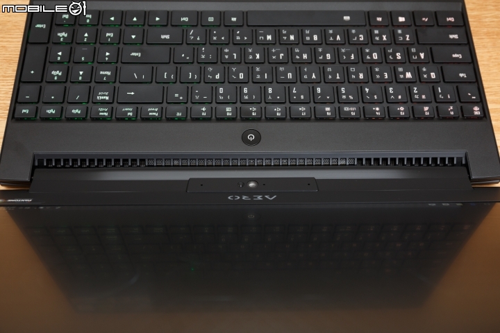 搭載 Intel 8 代六核心處理器 GIGABYTE AERO 15X 搶先實測