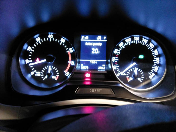 skoda fabia combi 我覺得滿受用的隱藏功能分享 &平價倒車顯影