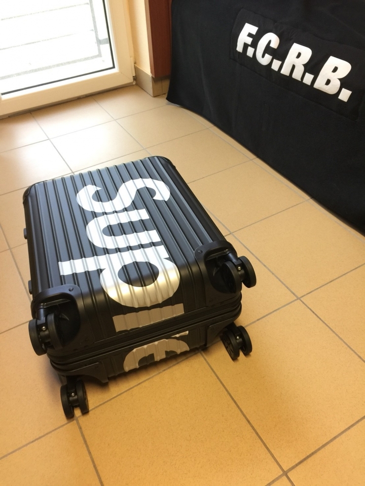 Supreme®/RIMOWA Topas Multiwheel suitcases