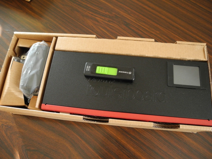 MikroTik RB2011UiAS-2HnD-IN 使用心得與初次設定教學分享