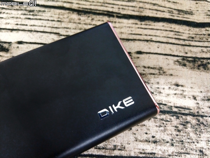 ［開箱］DIKE-地表最強PD行動電源(19500mAh) MacBook/Switch/iPhone X/iPhone 8/iPhone 8Plus/hTC U11