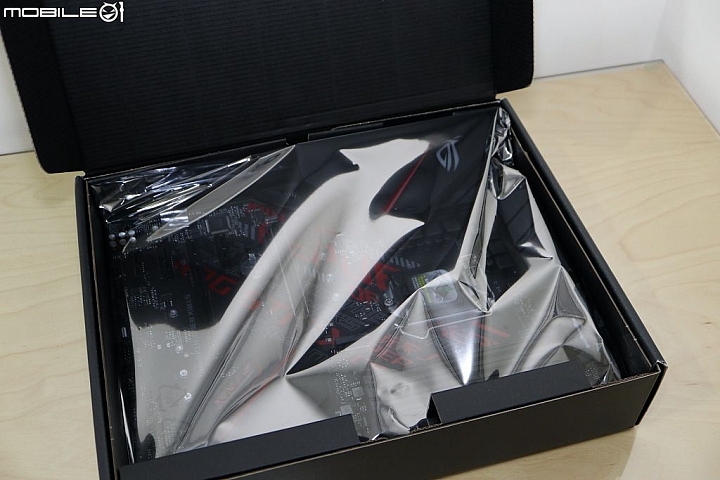 [開箱] 玩家為本全新風貌，華碩 STRIX B360-H GAMING |