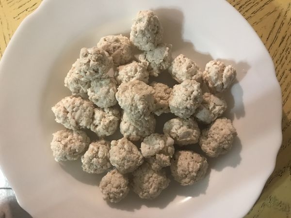[食譜]毛孩的健康是爸媽最大的幸福 - 手作蛋花雞胸肉丸子