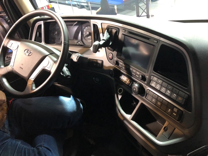沒有妹的台中(商)車展 – FUSO / HYUNDAI / SCANNIA / ISUZU
