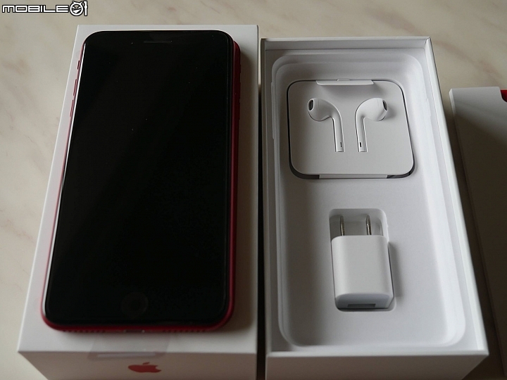 開箱！紅色iPhone 8+剛收到～