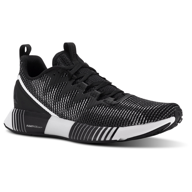智能編織鞋面  Reebok FAST FLEXWEAVE推出全新城市跑者系列