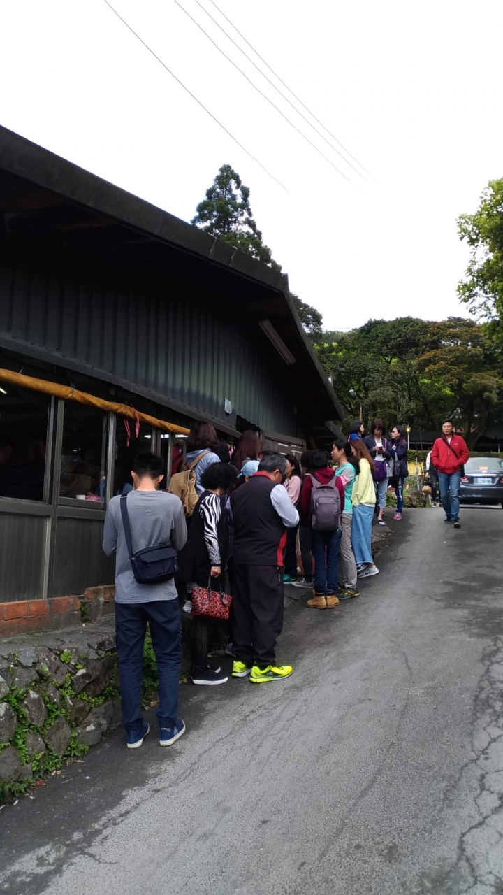 環我河山 － 五十功名塵與土，一百里路雲和月