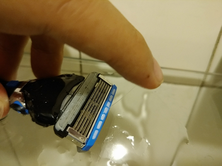 男人每日必備舒適 Hydro 5 Custom水次元5辨型刮鬍刀
