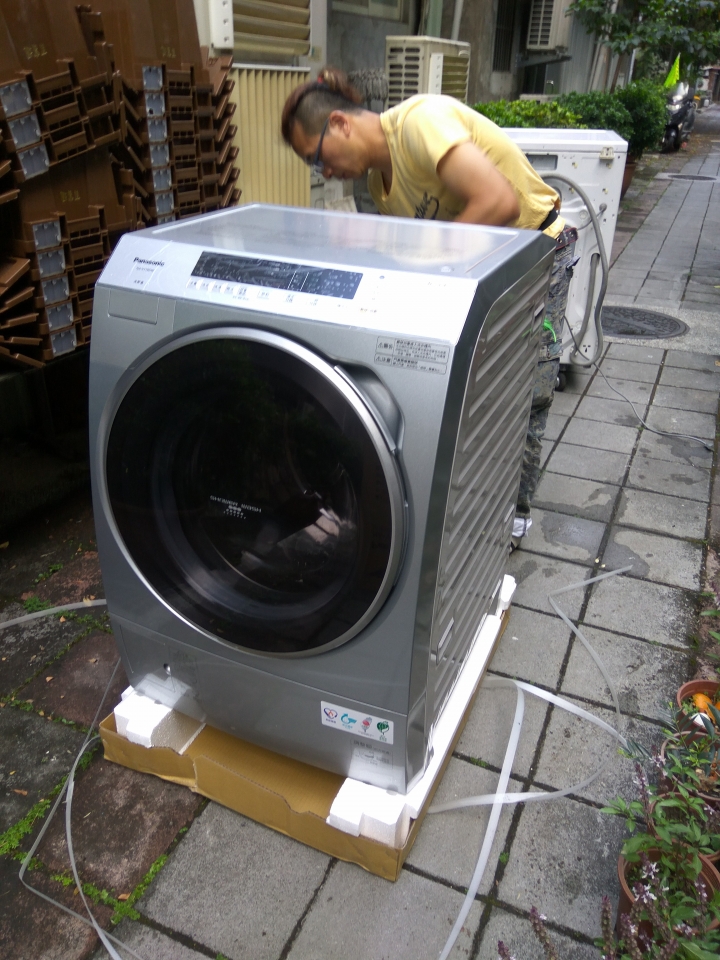 [開箱]Panasonic國際牌 16公斤 變頻 滾筒洗衣機 NA-V178DW 炫亮銀  心得分享