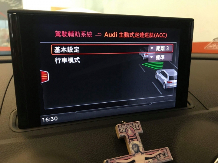 解放雙腳之  2018 Audi A3 Sportback ACT 1.5  升級原廠 ACC 主動式定速巡航系統 帶  前距輔助