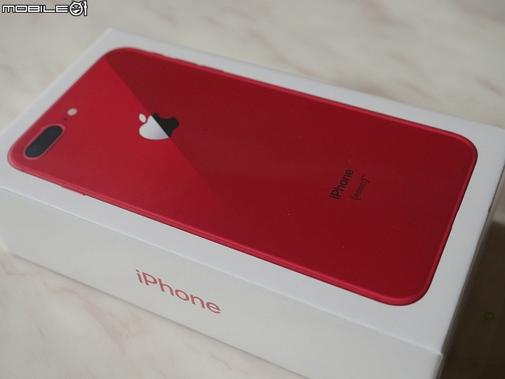 開箱！紅色iPhone 8+剛收到～
