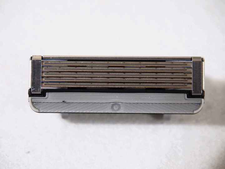 [增補13天刮鬍結果紀錄] 男人，就該有這把刀 — 《舒適水次元5辨型刮鬍刀》體驗心得分享